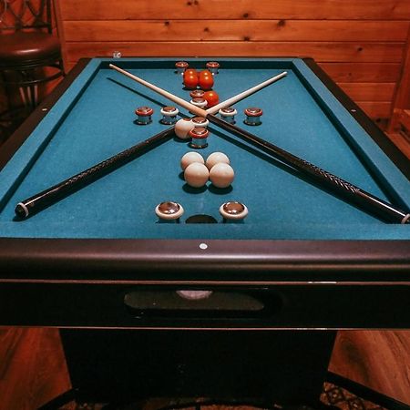 Вилла Mama Bear'S Retreat Севьервилл Экстерьер фото