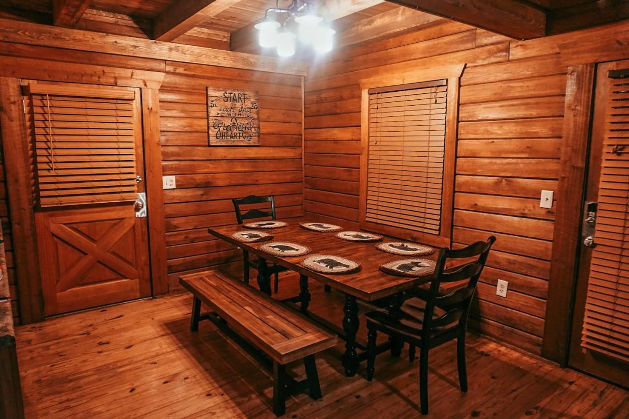 Вилла Mama Bear'S Retreat Севьервилл Экстерьер фото